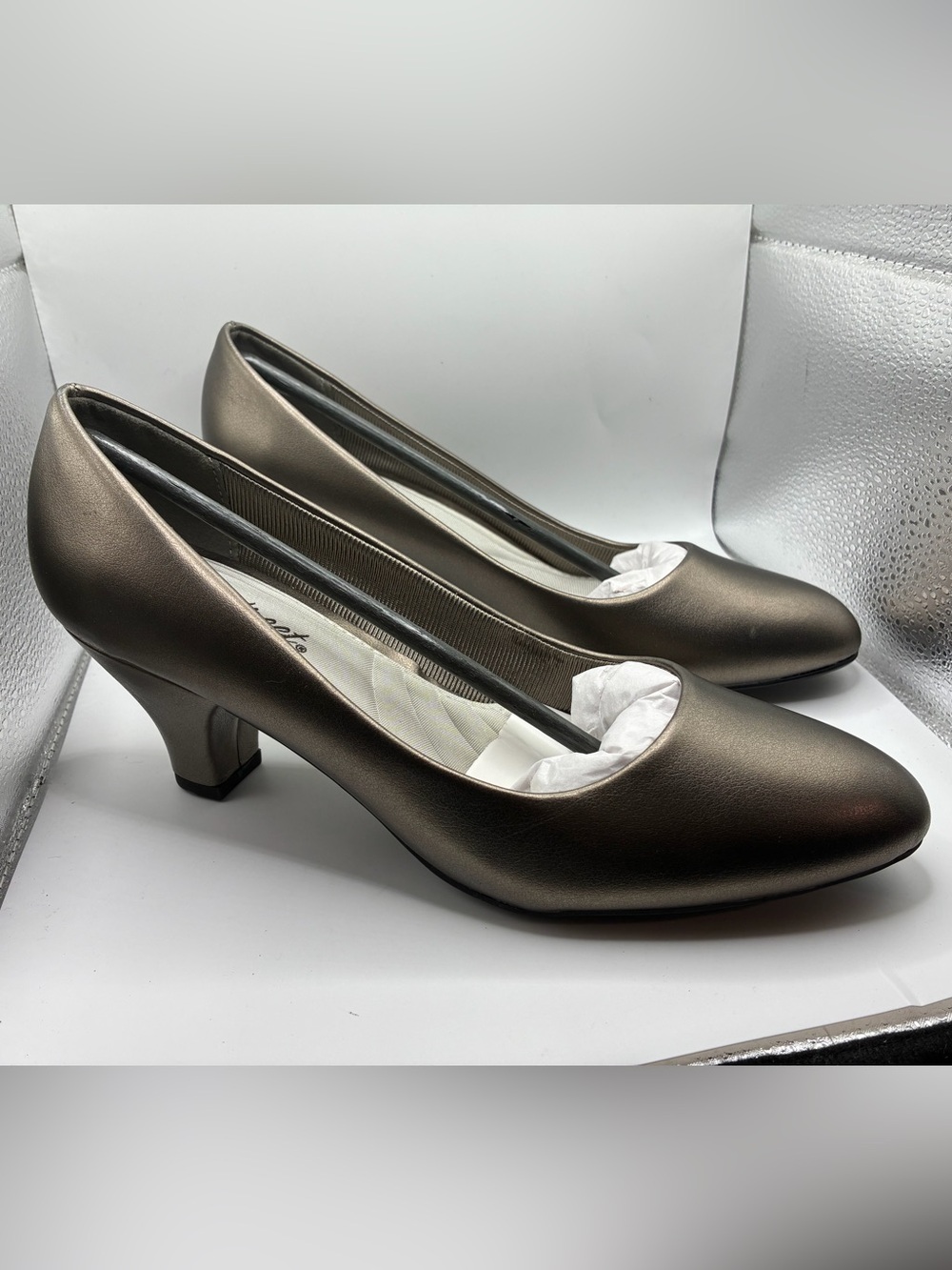 Easy Street Fabulous Pewter Metallic Pumps Comfort Low Heel Career Shoes 9M New
